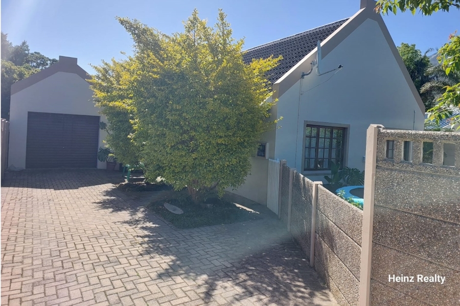 3 Bedroom Property for Sale in Denneoord Western Cape